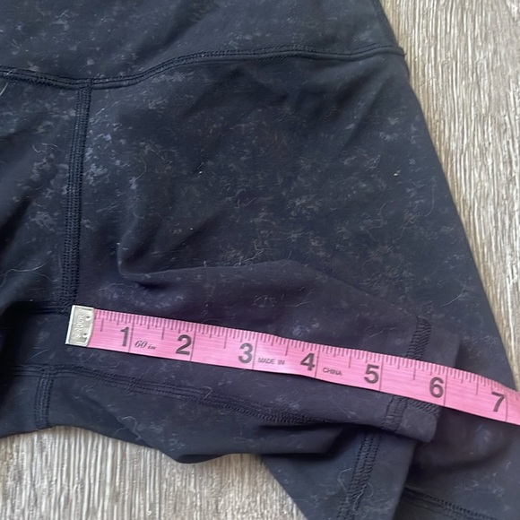 Lululemon Black Women's High-Waisted Shorts - Picture 7 of 7
